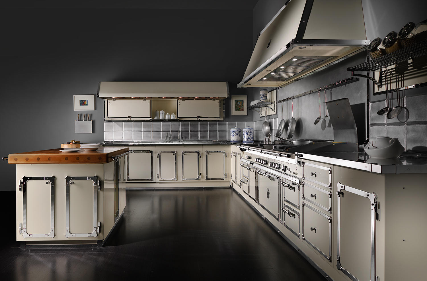SIGNORIA PALACE KITCHEN Fitted Kitchens From Officine Gullo