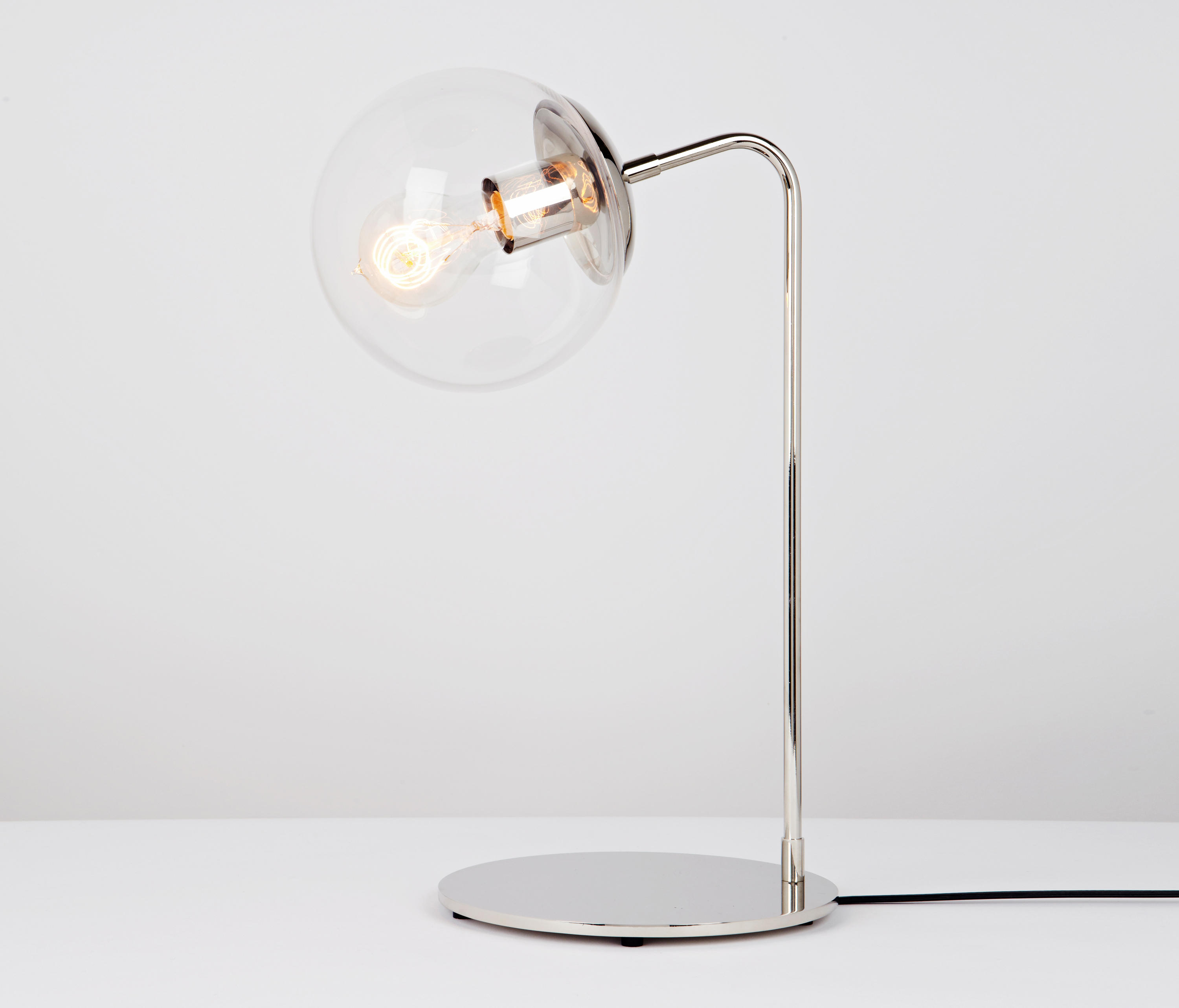 Modo Desk Lamp Nickel Clear Table Lights From Roll Hill Architonic Modo Desk Lamp Nickel Clear By Roll Hill Table Lights