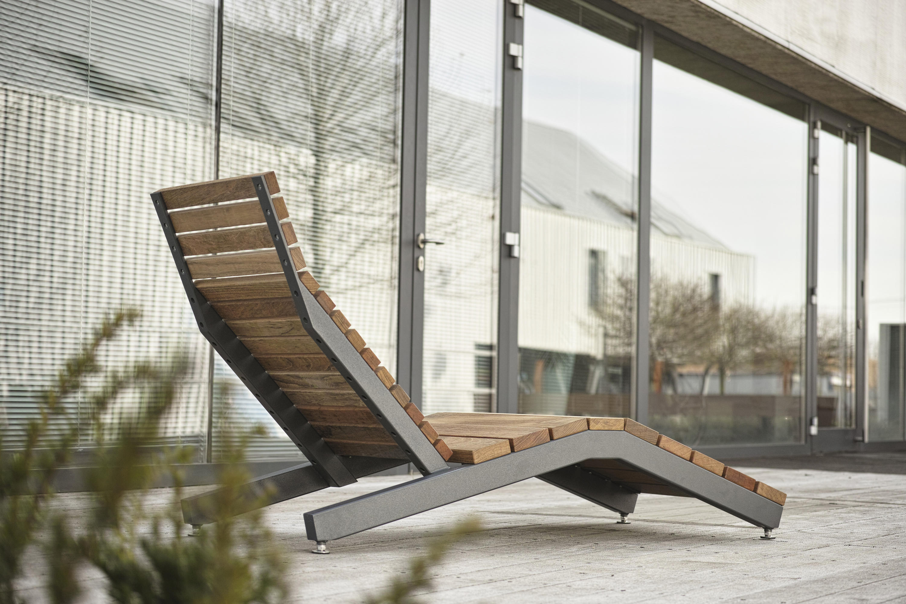 RIVAGE DECK CHAIR Street furniture from mmcité Architonic