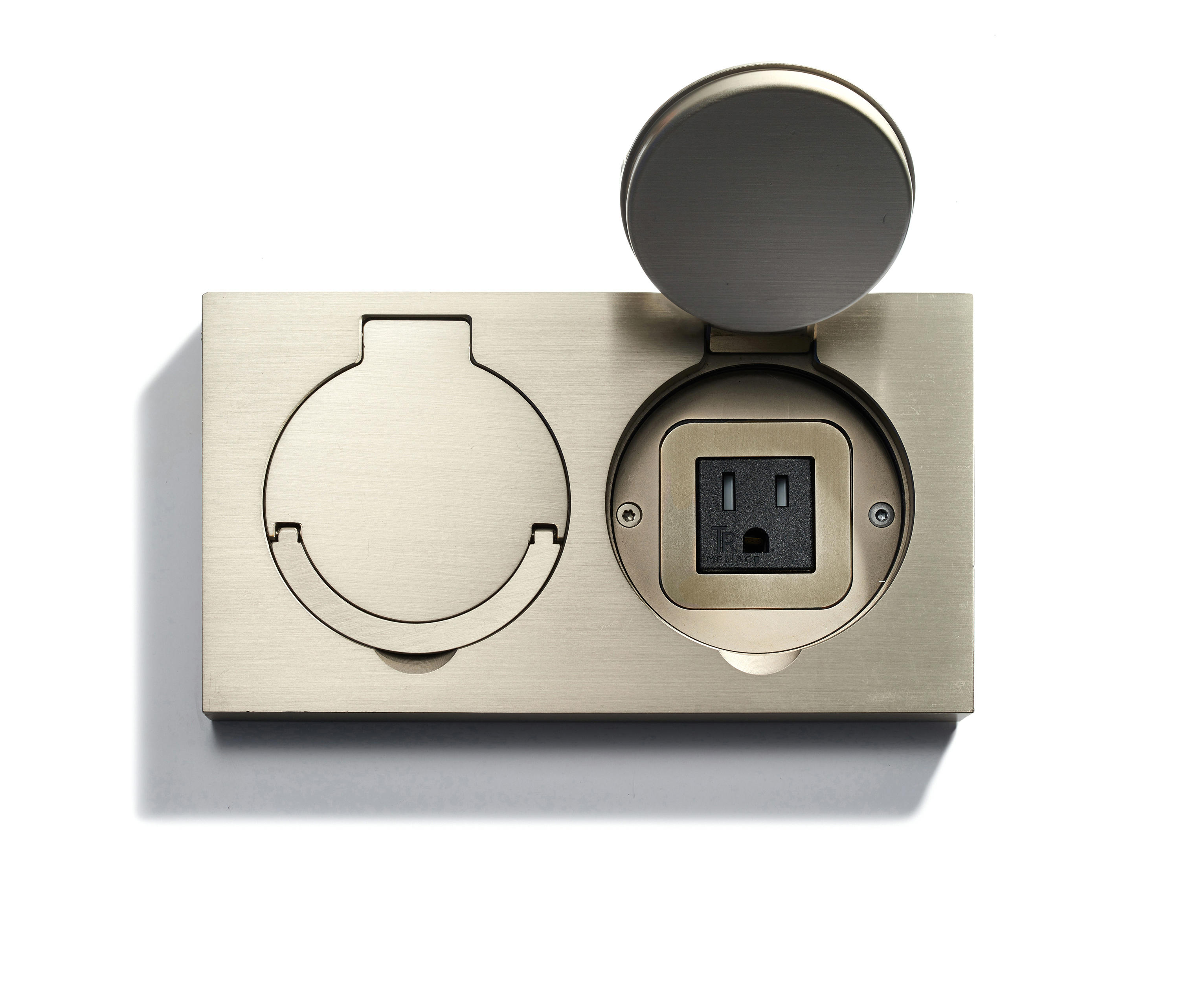 FLOOR OUTLET DOUBLE WATER RESISTANT American sockets FLOOR OUTLET DOUBLE WATER RESISTANT American sockets