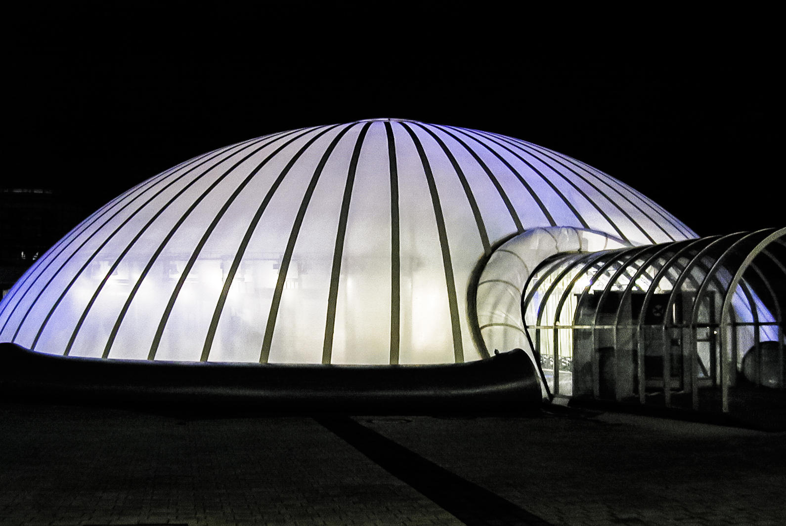 M architecture. ETFE архитектура. ETFE пленка. Pneumatic structures. Архитектура зданий в Гаване.