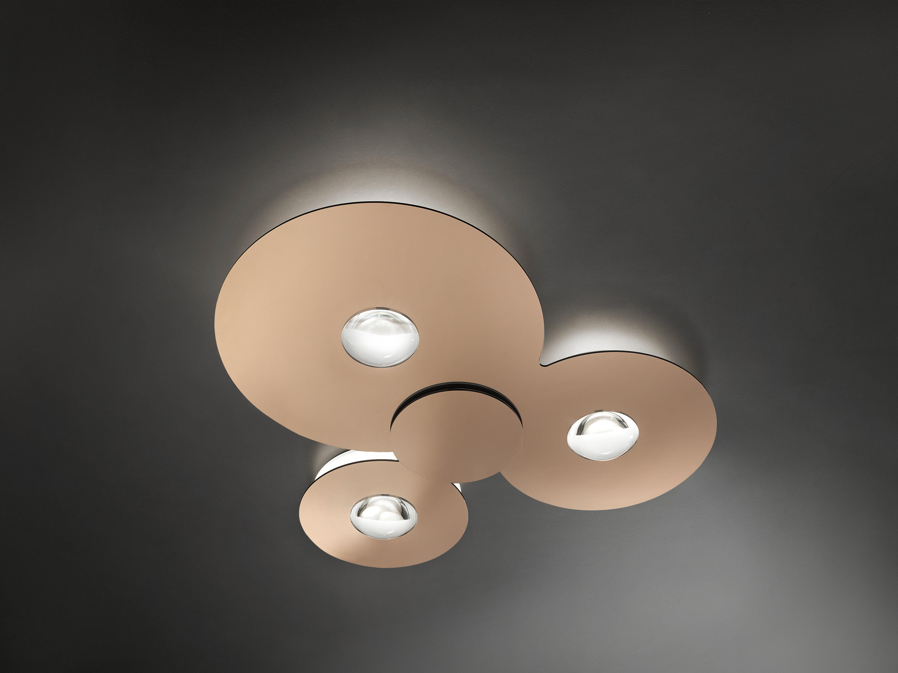 Plafoniera Con Lampada A Vista : Bugia lampade plafoniere studio italia design architonic
