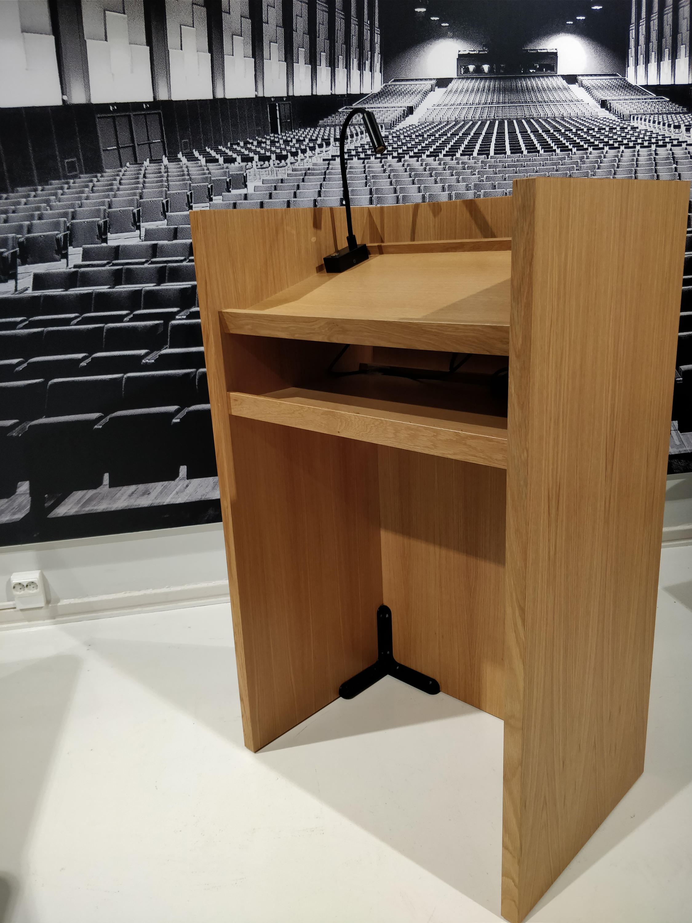 Lassard Speaker Stand & designer furniture | Architonic