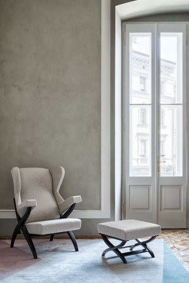 Fiorenza Armchair - Walnut stained base Version | Armchairs | ARFLEX