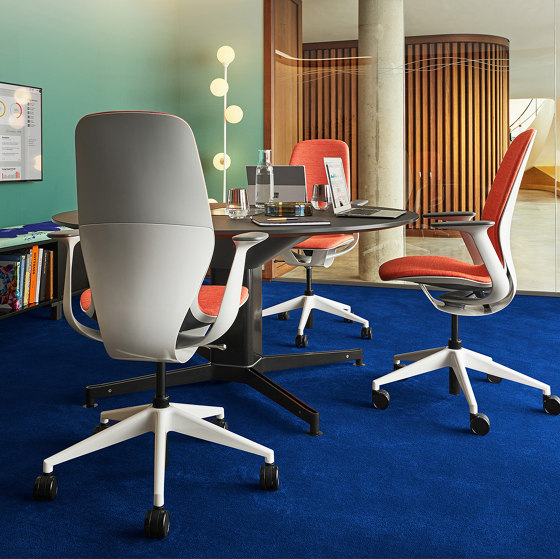 SILQ Chair | Office chairs | Steelcase
