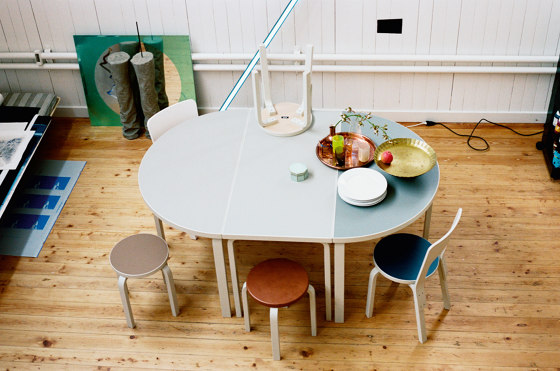 Aalto table half round 95 |  | Artek