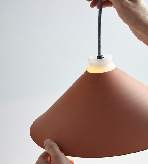 Fuji Colour (Duck Egg) | Lámparas de suspensión | Hand & Eye Studio