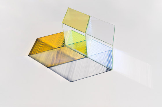 Rho Square H 35 - glass - pink/green | Tavolini bassi | NEO/CRAFT