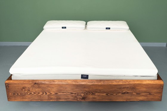 Castellet Floating Bed | Lits | JOHANENLIES