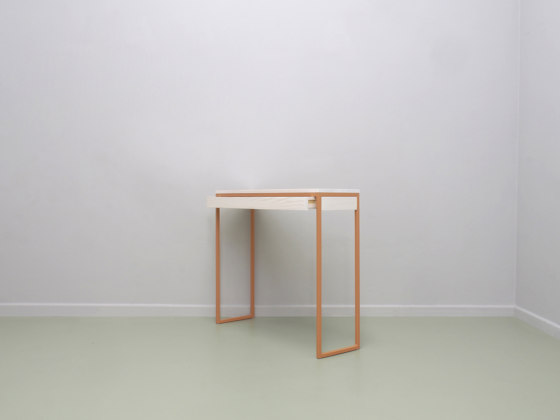 Thorn Strawberry | Tables consoles | JOHANENLIES