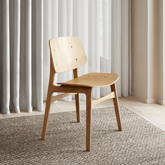 Søborg Wood Base - seat and back upholstered | Chaises | Fredericia Furniture