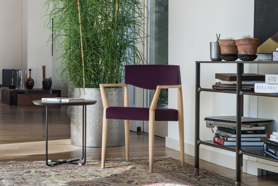 Virna Armlehnstuhl | Stühle | ALMA Design