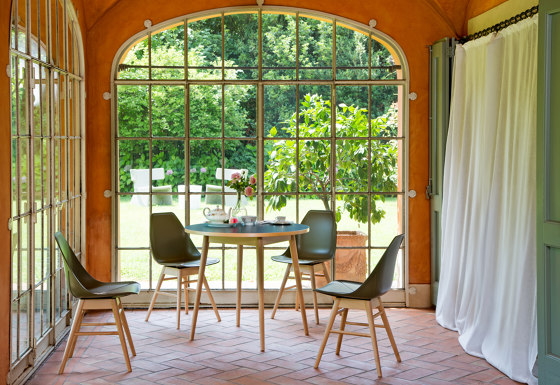 Virna Armlehnstuhl | Stühle | ALMA Design