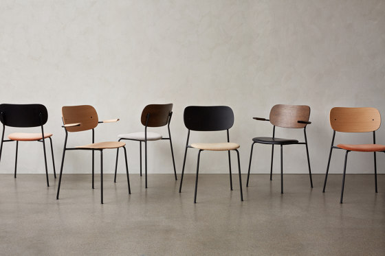 Co Bar Chair, Black Steel | Natural Oak / Dakar 0250 | Bar stools | MENU