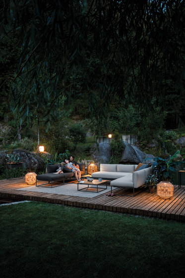 Maya Bianco Ceramic Planter Meteor | Potting / Planting benches | Gloster Furniture GmbH