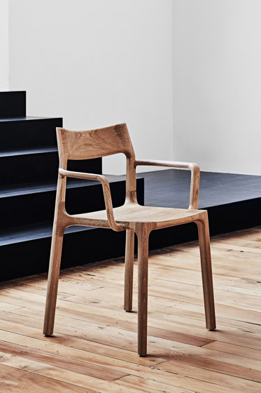 Molloy Chair | Chaises | nau design