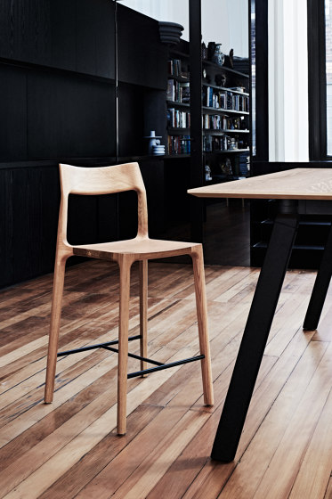 Molloy Chair with Arms | Stühle | nau design
