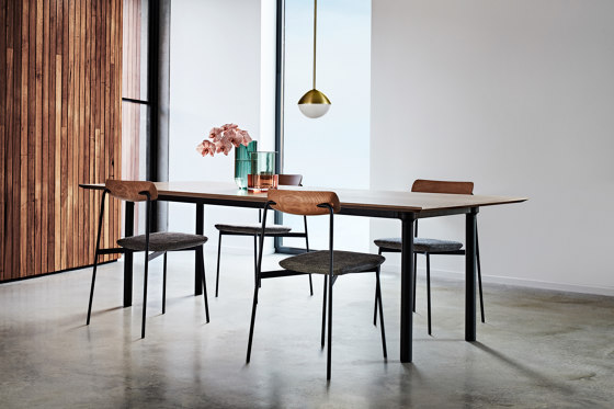 Sia Chair Upholstered | Sedie | nau design
