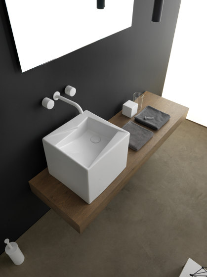Oz | WC | GSG Ceramic Design