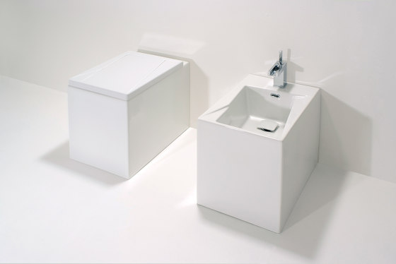 Oz | WCs | GSG Ceramic Design