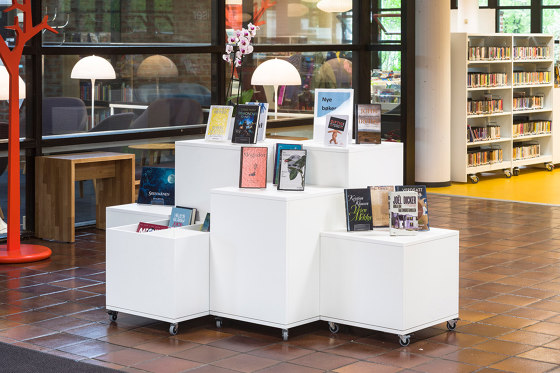 Maria Podium | Display stands | Lammhults Biblioteksdesign
