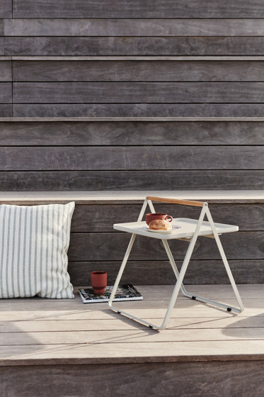 By Your Side Table | Tables d'appoint | Skagerak