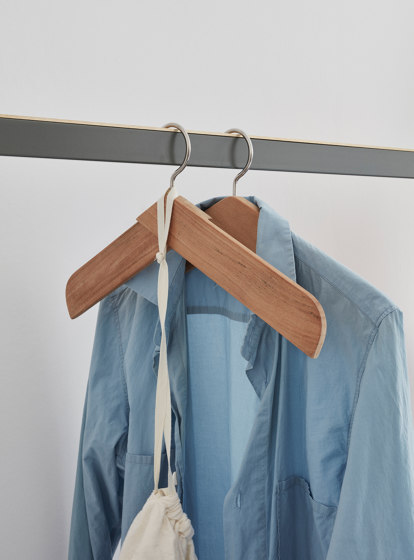 Collar Hanger, coat hanger in teak | Kleiderbügel | Skagerak