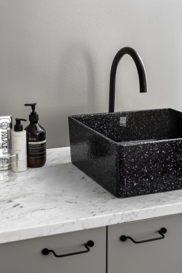 Cube 60 with faucet place | Lavabos | Woodio