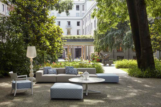 Plastics Outdoor Liberty Pouf Artemis Rostrot | Poufs / Polsterhocker | Kartell