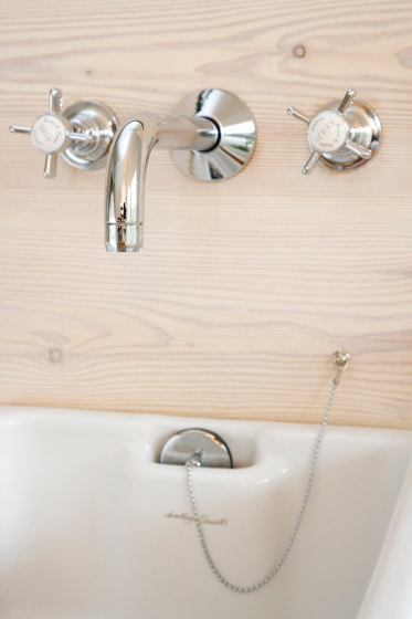 3-hole basin mixer | Robinetterie pour lavabo | Kenny & Mason