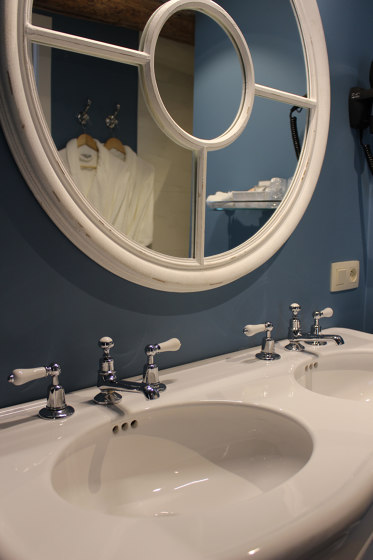 Long nose basin tap COLD/HOT | Robinetterie pour lavabo | Kenny & Mason