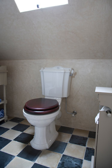 London high level toilet with pull Horizontal outlet | Inodoros | Kenny & Mason