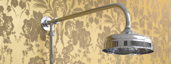 Edwardian Shower Arm with Wall Connection | Robinetterie de douche | Czech & Speake