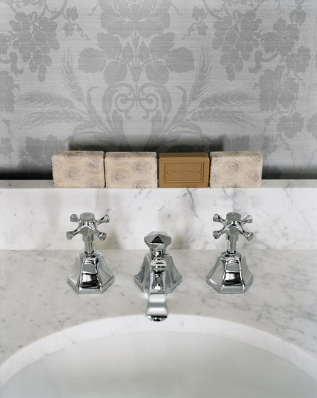 Cubist Deck-Mounted Bath Shower Set | Grifería para bañeras | Czech & Speake