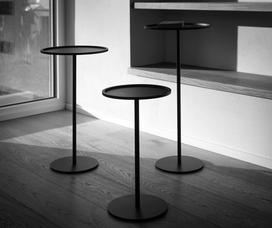 Runde low | Side tables | Jakob Schenk