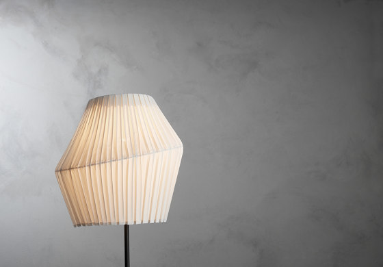 Pleat Floor, small, white | Lámparas de pie | Hollands Licht