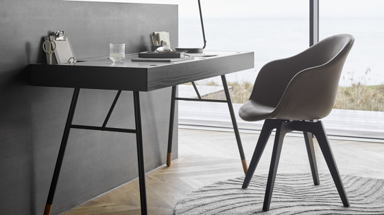 Cupertino Desk T035 | Desks | BoConcept