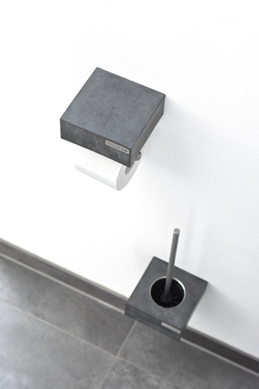 Balneos | Toilettenpapierhalter | CO33 by Gregor Uhlmann
