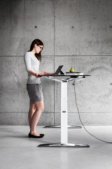 MOVE sit&stand desk | Scrivanie | VANK