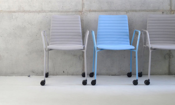 TINI conference chair, armrest | Sillas | VANK