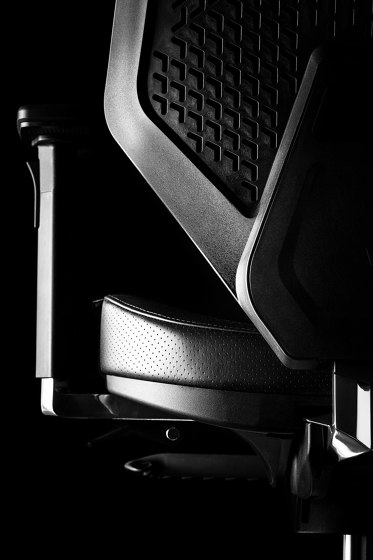 V6 swivel chair, upholstered with headrest | Chaises de bureau | VANK