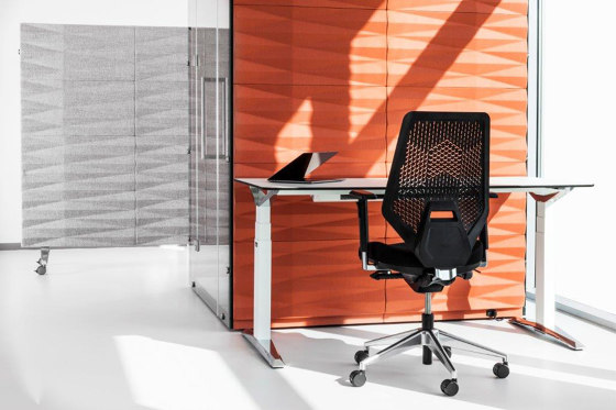 V6 swivel chair, openwork backrest | Office chairs | VANK