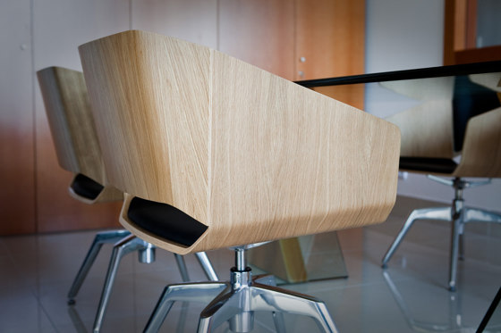 WOODI mobile swivel chair | Chairs | VANK