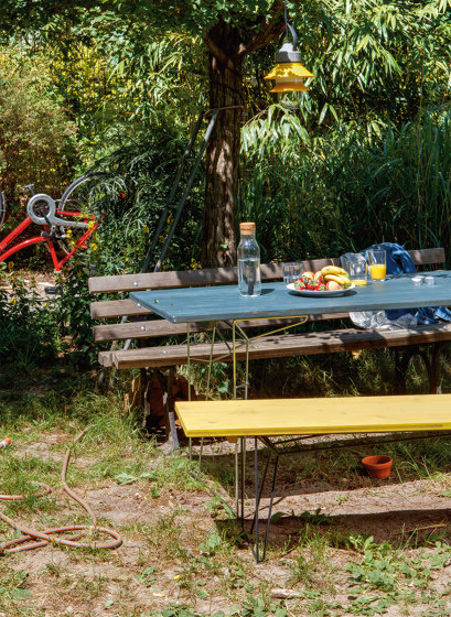 BTB | Table and Bench, tabletop agate grey RAL 7038 | Mesas comedor | Magazin®