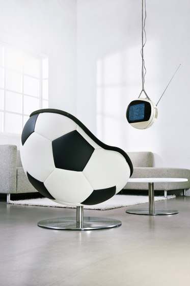 lillus hattrick | soccer lounge chair / dinner chair | Poltrone | lento
