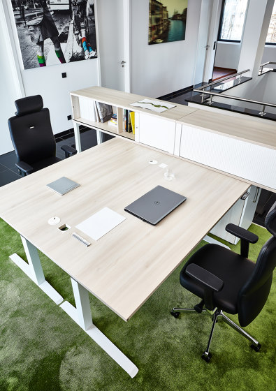 agilis | Office chair with headrest | Sillas de oficina | lento