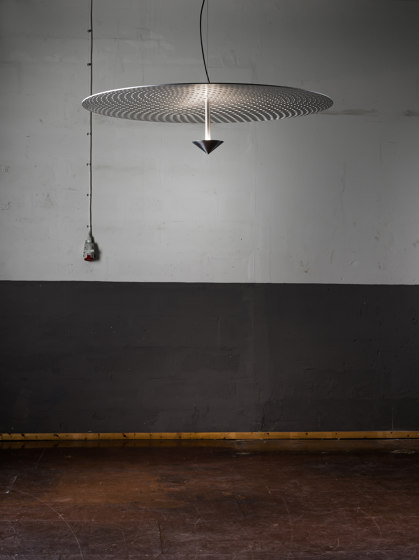 Victoria Pendant Indoor | Lámparas de suspensión | Blond Belysning