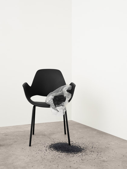 FALK | Dining armchair - Black Column Leg, Carbon Grey seat | Sedie | HOUE
