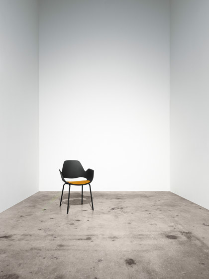 FALK | Dining armchair - Black Column Leg, Dark Olive seat | Sedie | HOUE