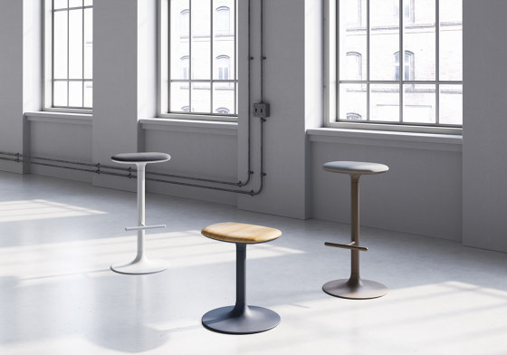 Flink Wood Bar Stool | Tabourets de bar | Infiniti